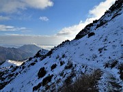 70 Dal Passo di Regadur in discesa sul sent. 120  per il Rif. Gherardi